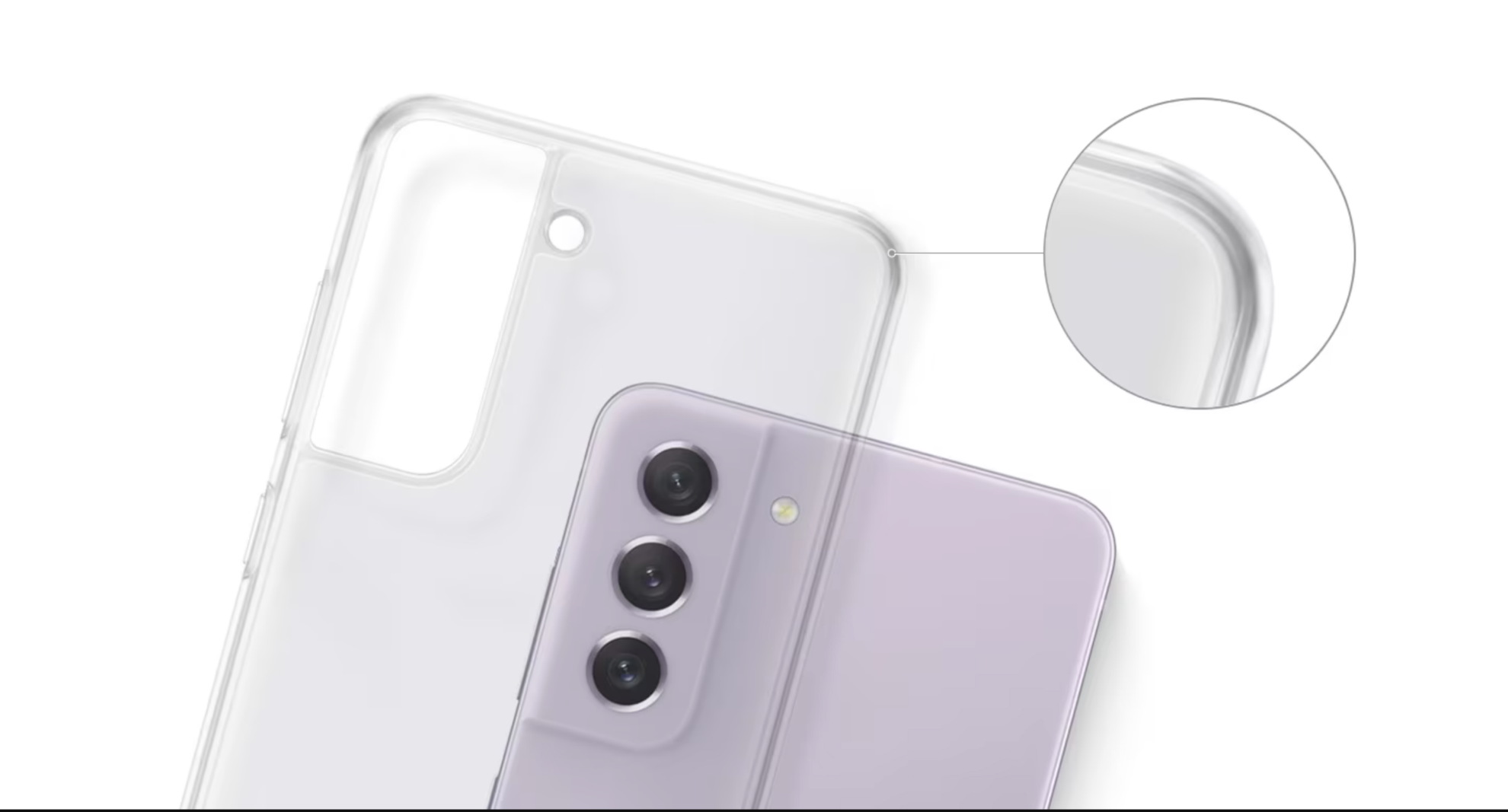 Galaxy S21 FE 5G với Clear Cover lơ lửng ở mặt sau của điện thoại.  Cận cảnh cho thấy các góc bảo vệ trên vỏ máy.